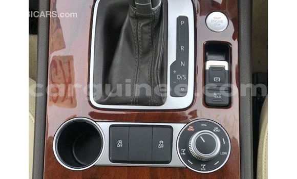 Acheter Import Voiture Volkswagen Touareg Marron à Import - Dubai, Conakry Acheter Import Voiture Volkswagen Touareg Marron à Import - Dubai, Conakry