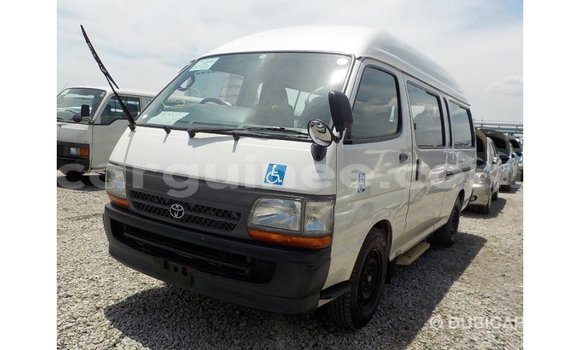 Acheter Import Voiture Toyota Hiace Blanc à Import - Dubai, Conakry Acheter Import Voiture Toyota Hiace Blanc à Import - Dubai, Conakry