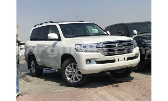 Buy Import Toyota Land Cruiser White Car in Import - Dubai in Conakry Buy Import Toyota Land Cruiser White Car in Import - Dubai in Conakry