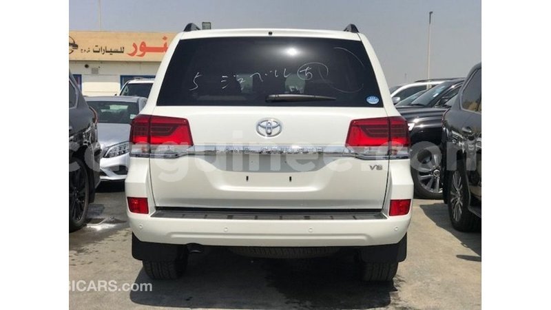 Big with watermark toyota land cruiser conakry import dubai 6131