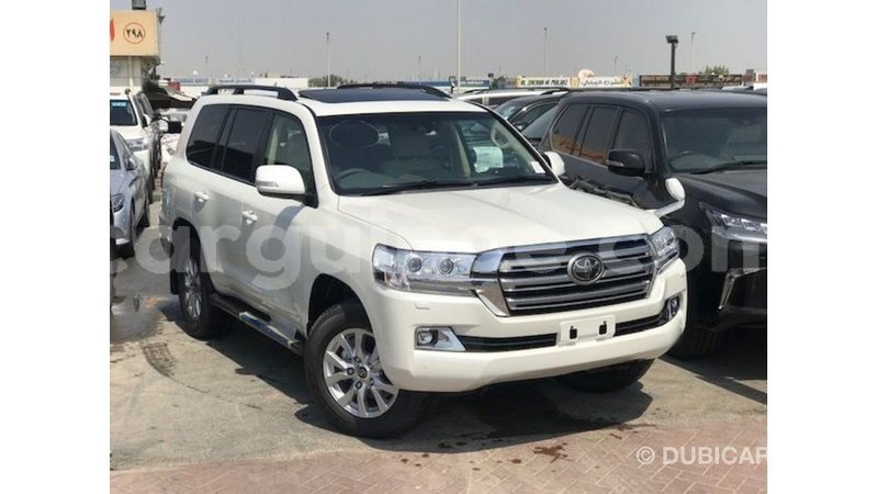 Big with watermark toyota land cruiser conakry import dubai 6131