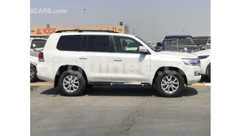 Big with watermark toyota land cruiser conakry import dubai 6131