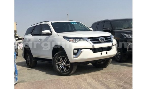 Buy Import Toyota Fortuner White Car in Import - Dubai in Conakry