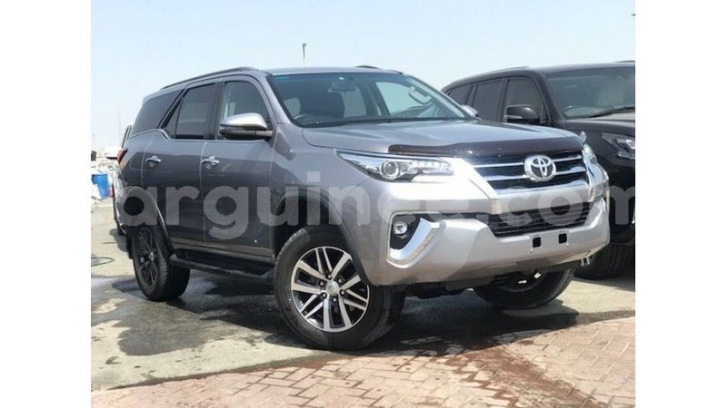 Big with watermark toyota fortuner conakry import dubai 6133