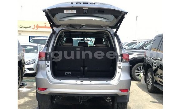 Acheter Import Voiture Toyota Fortuner Autre à Import - Dubai, Conakry Acheter Import Voiture Toyota Fortuner Autre à Import - Dubai, Conakry