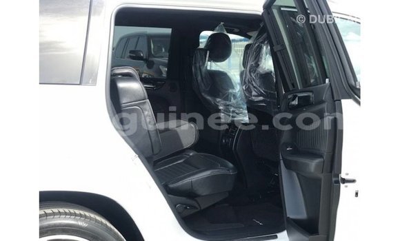 Acheter Import Voiture Mercedes-Benz 190 Blanc à Import - Dubai, Conakry Acheter Import Voiture Mercedes-Benz 190 Blanc à Import - Dubai, Conakry