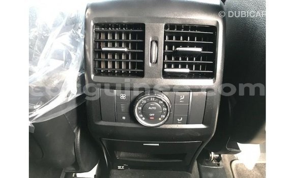 Acheter Import Voiture Mercedes-Benz 190 Blanc à Import - Dubai, Conakry Acheter Import Voiture Mercedes-Benz 190 Blanc à Import - Dubai, Conakry