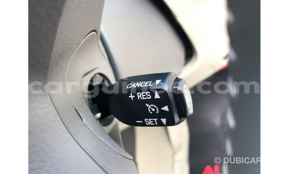 Acheter Import Voiture Toyota Prado Blanc à Import - Dubai, Conakry Acheter Import Voiture Toyota Prado Blanc à Import - Dubai, Conakry