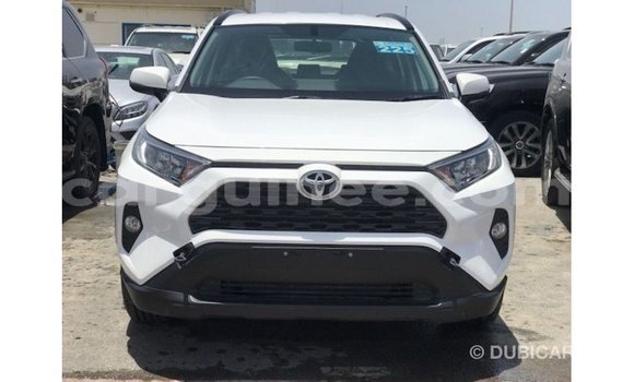 Acheter Import Voiture Toyota 4Runner Blanc à Import - Dubai, Conakry Acheter Import Voiture Toyota 4Runner Blanc à Import - Dubai, Conakry