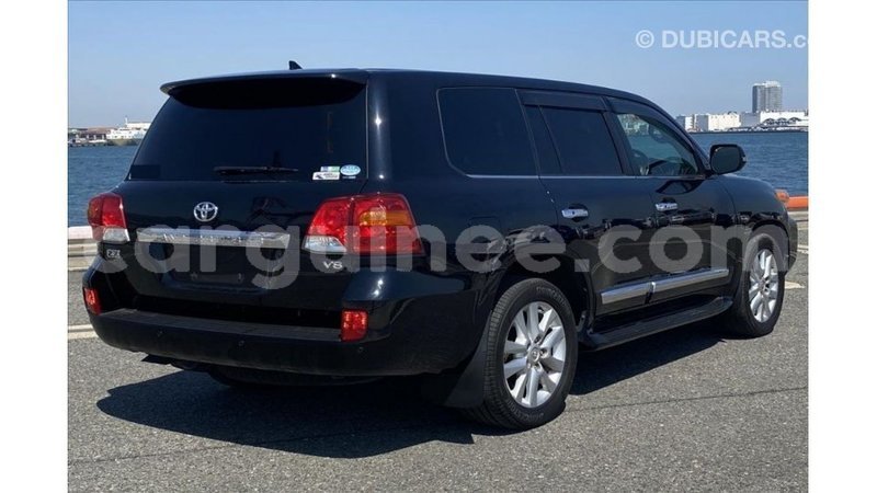 Big with watermark toyota land cruiser conakry import dubai 6139