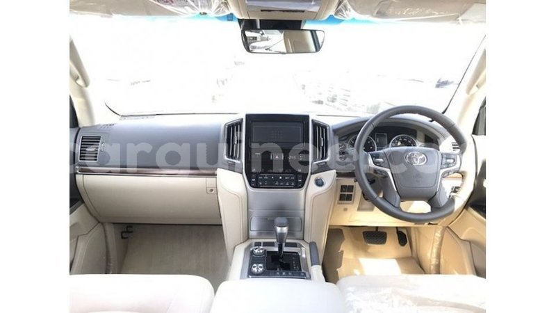 Big with watermark toyota land cruiser conakry import dubai 6140