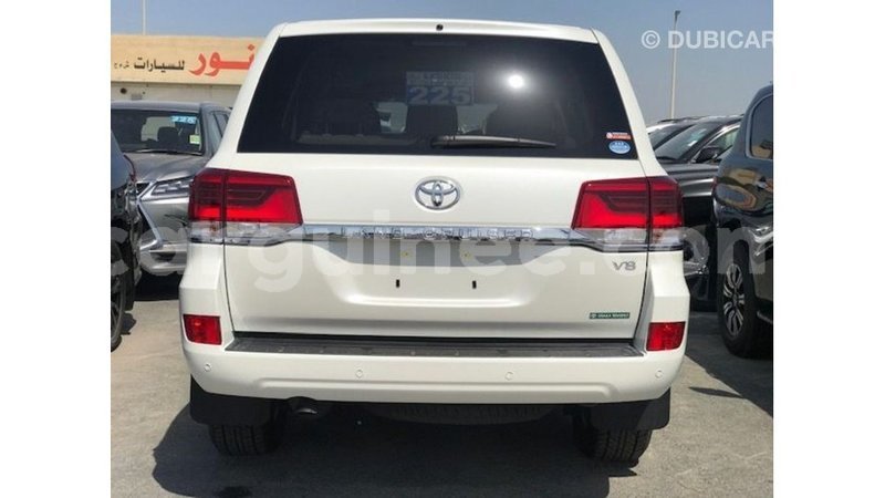 Big with watermark toyota land cruiser conakry import dubai 6140