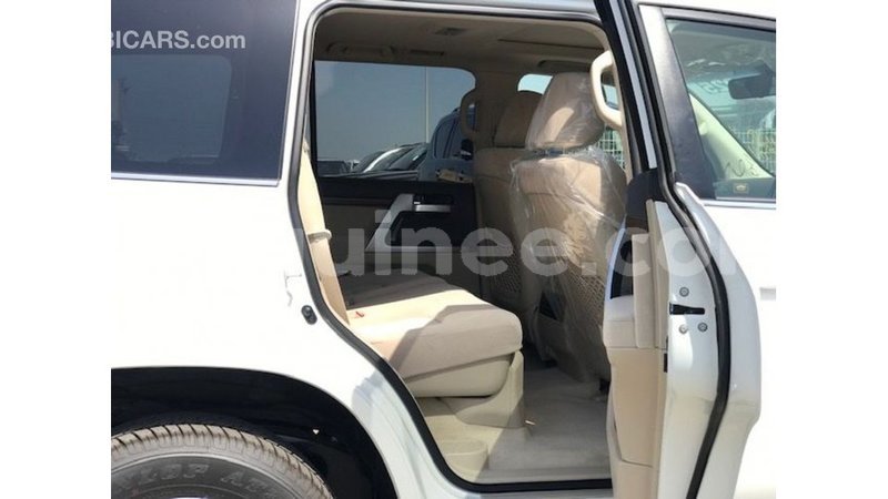 Big with watermark toyota land cruiser conakry import dubai 6140