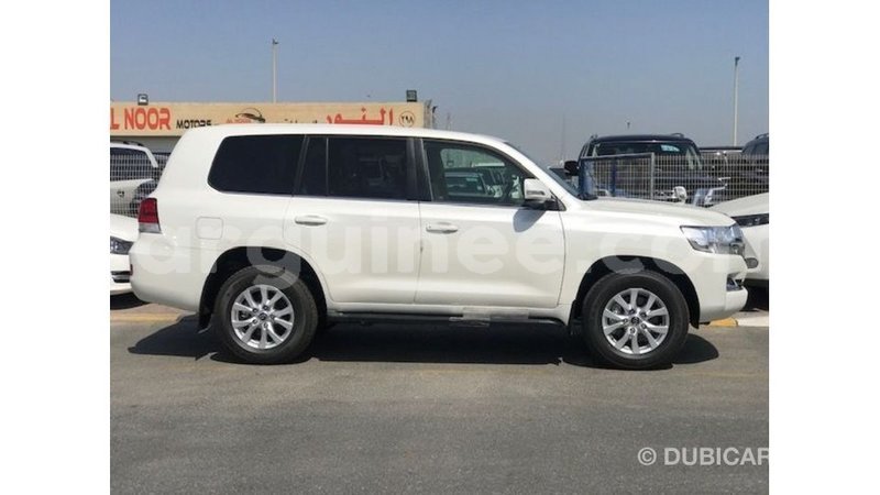 Big with watermark toyota land cruiser conakry import dubai 6140