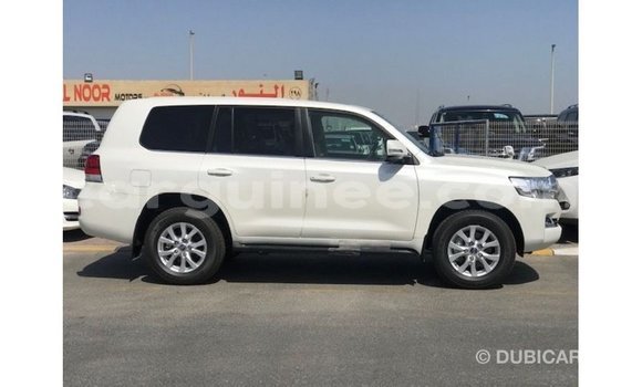 Acheter Import Voiture Toyota Land Cruiser Blanc à Import - Dubai, Conakry Acheter Import Voiture Toyota Land Cruiser Blanc à Import - Dubai, Conakry