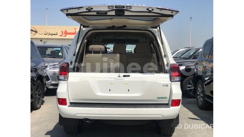 Big with watermark toyota land cruiser conakry import dubai 6140