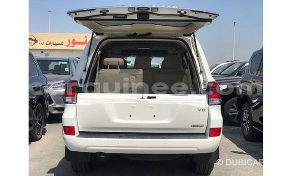 Acheter Import Voiture Toyota Land Cruiser Blanc à Import - Dubai, Conakry Acheter Import Voiture Toyota Land Cruiser Blanc à Import - Dubai, Conakry