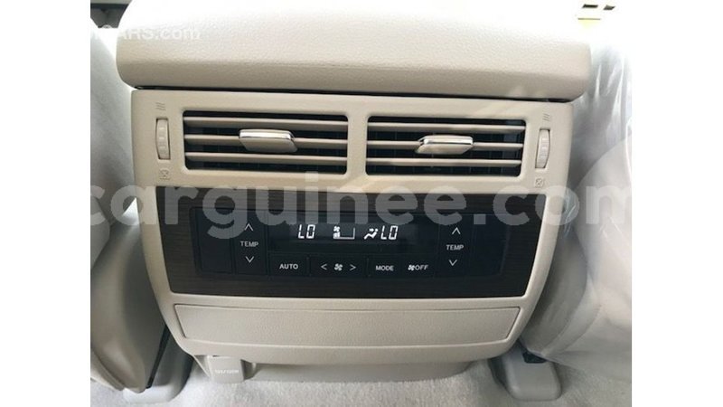 Big with watermark toyota land cruiser conakry import dubai 6140