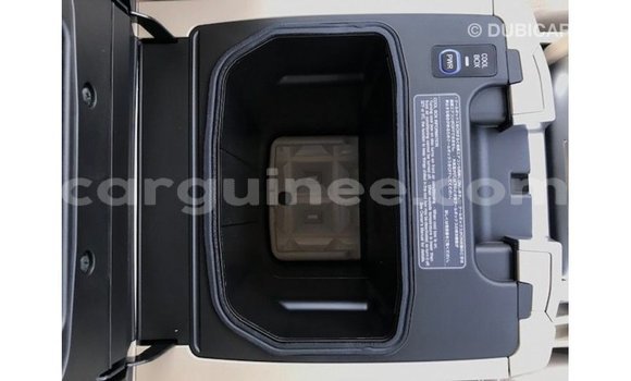 Acheter Import Voiture Toyota Land Cruiser Blanc à Import - Dubai, Conakry Acheter Import Voiture Toyota Land Cruiser Blanc à Import - Dubai, Conakry