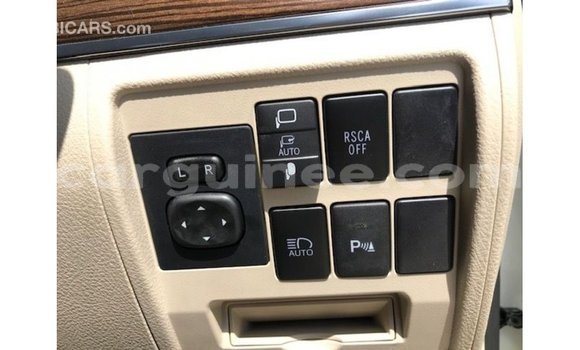 Acheter Import Voiture Toyota Land Cruiser Blanc à Import - Dubai, Conakry Acheter Import Voiture Toyota Land Cruiser Blanc à Import - Dubai, Conakry