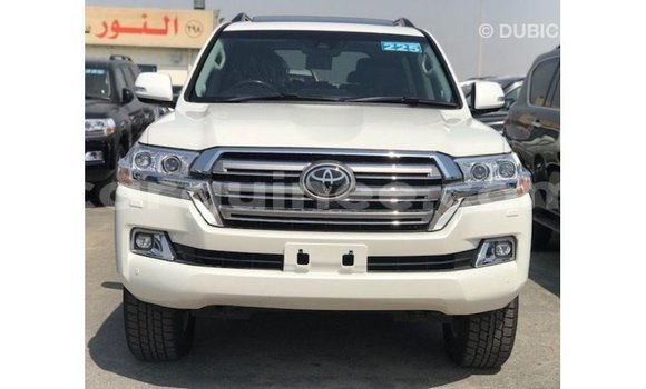 Acheter Import Voiture Toyota Land Cruiser Blanc à Import - Dubai, Conakry Acheter Import Voiture Toyota Land Cruiser Blanc à Import - Dubai, Conakry