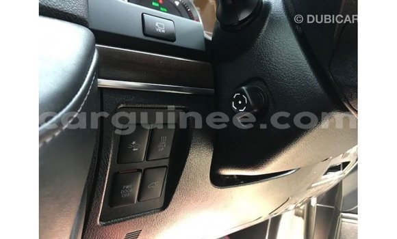 Acheter Import Voiture Toyota Land Cruiser Blanc à Import - Dubai, Conakry Acheter Import Voiture Toyota Land Cruiser Blanc à Import - Dubai, Conakry