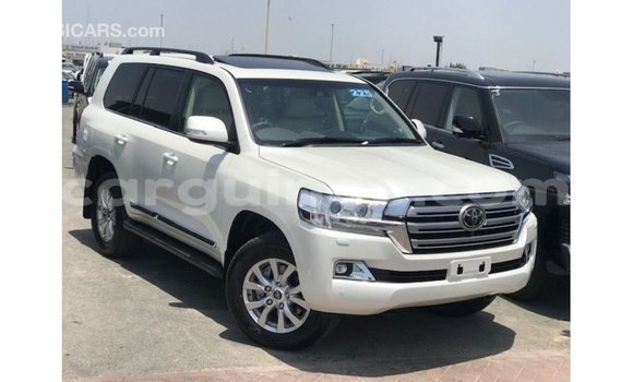 Buy Import Toyota Land Cruiser White Car in Import - Dubai in Conakry Buy Import Toyota Land Cruiser White Car in Import - Dubai in Conakry