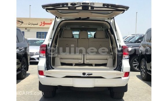 Buy Import Toyota Land Cruiser White Car in Import - Dubai in Conakry Buy Import Toyota Land Cruiser White Car in Import - Dubai in Conakry