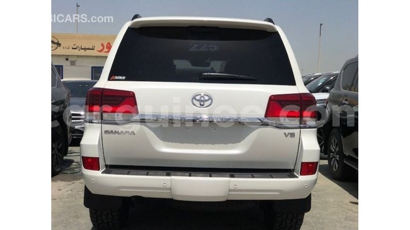 Big with watermark toyota land cruiser conakry import dubai 6148