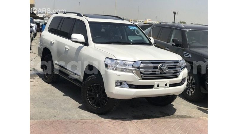 Big with watermark toyota land cruiser conakry import dubai 6148