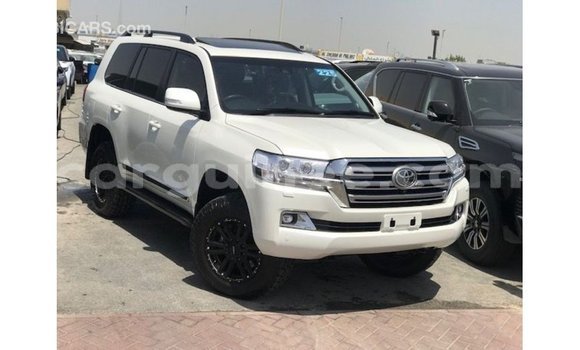 Buy Import Toyota Land Cruiser White Car in Import - Dubai in Conakry Buy Import Toyota Land Cruiser White Car in Import - Dubai in Conakry