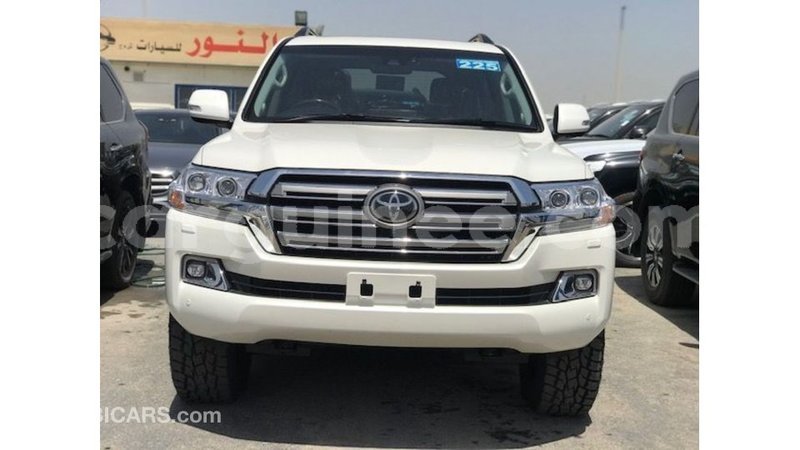 Big with watermark toyota land cruiser conakry import dubai 6148