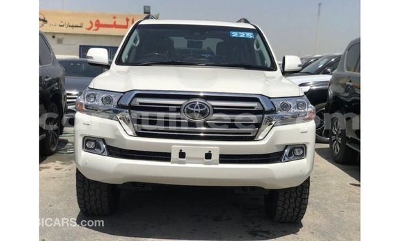 Buy Import Toyota Land Cruiser White Car in Import - Dubai in Conakry Buy Import Toyota Land Cruiser White Car in Import - Dubai in Conakry