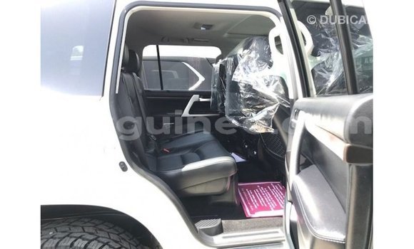 Buy Import Toyota Land Cruiser White Car in Import - Dubai in Conakry Buy Import Toyota Land Cruiser White Car in Import - Dubai in Conakry