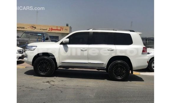 Buy Import Toyota Land Cruiser White Car in Import - Dubai in Conakry Buy Import Toyota Land Cruiser White Car in Import - Dubai in Conakry