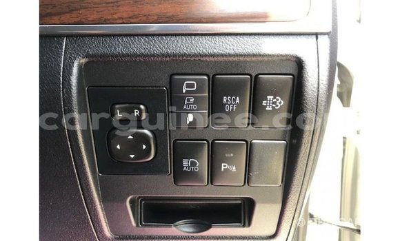 Buy Import Toyota Land Cruiser White Car in Import - Dubai in Conakry Buy Import Toyota Land Cruiser White Car in Import - Dubai in Conakry