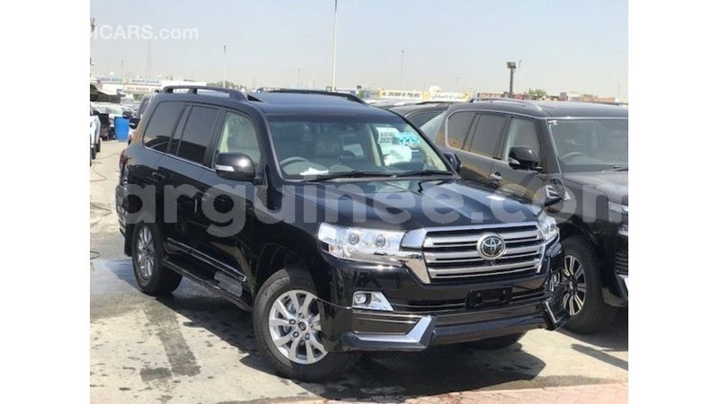 Big with watermark toyota land cruiser conakry import dubai 6149