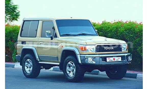 Buy Import Toyota Land Cruiser Beige Car in Import - Dubai in Conakry