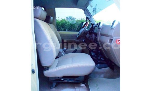 Buy Import Toyota Land Cruiser Beige Car in Import - Dubai in Conakry Buy Import Toyota Land Cruiser Beige Car in Import - Dubai in Conakry