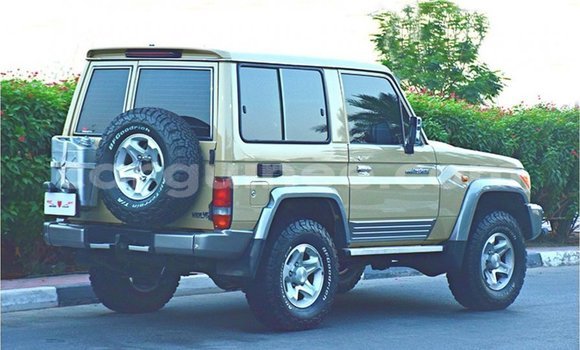 Buy Import Toyota Land Cruiser Beige Car in Import - Dubai in Conakry Buy Import Toyota Land Cruiser Beige Car in Import - Dubai in Conakry