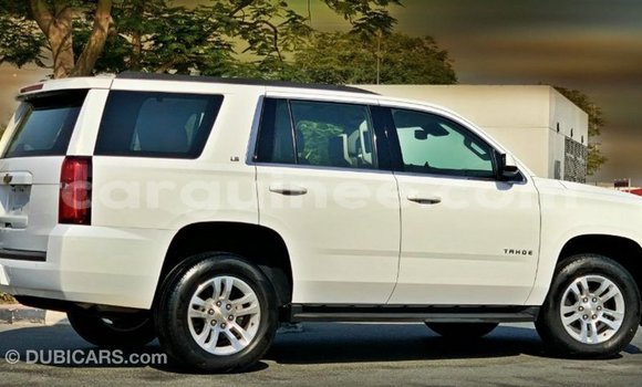 Acheter Import Voiture Chevrolet Tahoe Blanc à Import - Dubai, Conakry Acheter Import Voiture Chevrolet Tahoe Blanc à Import - Dubai, Conakry