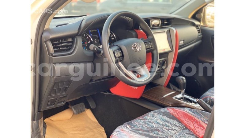 Big with watermark toyota fortuner conakry import dubai 6154