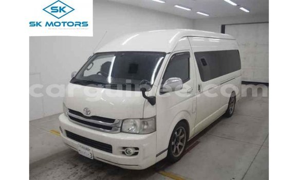 Buy Import Toyota Hiace White Car in Import - Dubai in Conakry