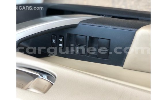 Acheter Import Voiture Toyota Corolla Blanc à Import - Dubai, Conakry Acheter Import Voiture Toyota Corolla Blanc à Import - Dubai, Conakry