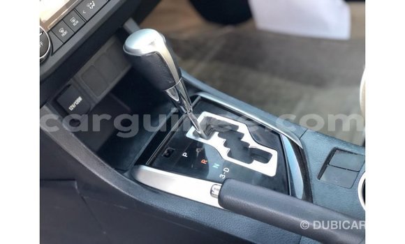 Acheter Import Voiture Toyota Corolla Blanc à Import - Dubai, Conakry Acheter Import Voiture Toyota Corolla Blanc à Import - Dubai, Conakry