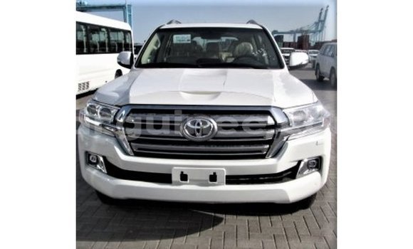 Acheter Import Voiture Toyota Land Cruiser Blanc à Import - Dubai, Conakry Acheter Import Voiture Toyota Land Cruiser Blanc à Import - Dubai, Conakry