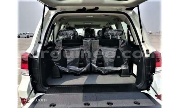 Buy Import Toyota Land Cruiser White Car in Import - Dubai in Conakry Buy Import Toyota Land Cruiser White Car in Import - Dubai in Conakry