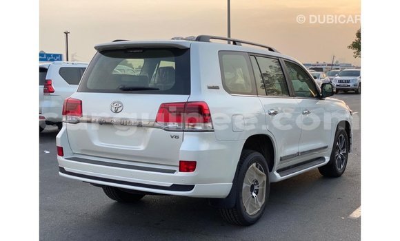 Buy Import Toyota Land Cruiser White Car in Import - Dubai in Conakry Buy Import Toyota Land Cruiser White Car in Import - Dubai in Conakry