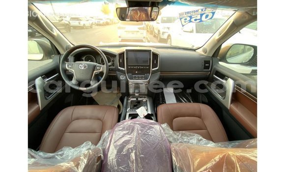 Buy Import Toyota Land Cruiser White Car in Import - Dubai in Conakry Buy Import Toyota Land Cruiser White Car in Import - Dubai in Conakry