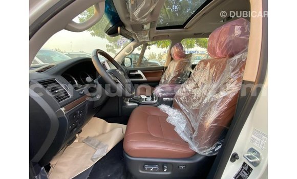 Buy Import Toyota Land Cruiser White Car in Import - Dubai in Conakry Buy Import Toyota Land Cruiser White Car in Import - Dubai in Conakry